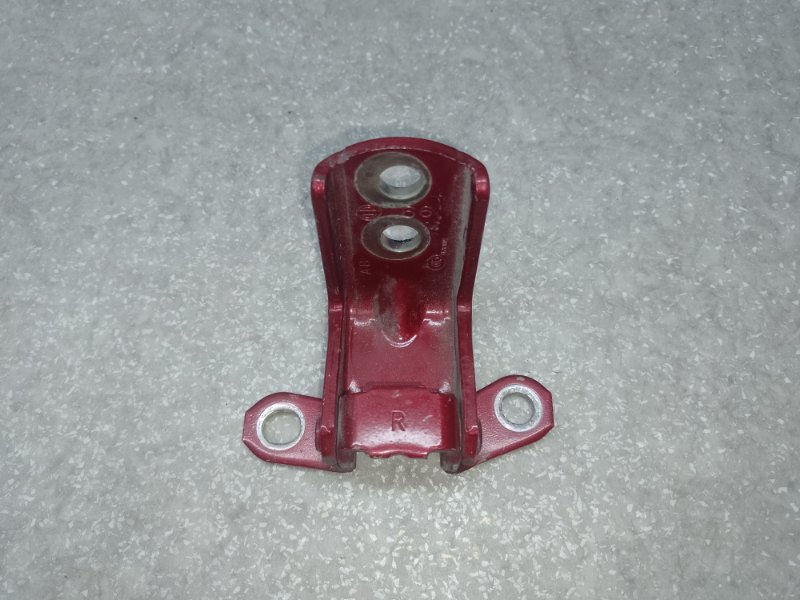 Петля двери нижняя задняя правая NISSAN X-TRAIL/ROGUE T32 13-20 2016 2.5 QR25DE 82420-4CL0A Б/У