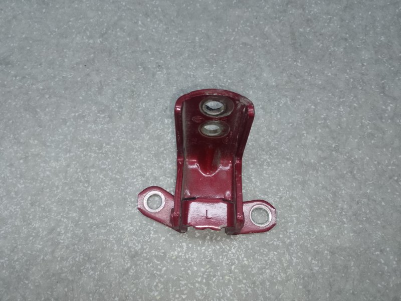 Петля двери нижняя задняя левая NISSAN X-TRAIL/ROGUE T32 13-20 2016 2.5 QR25DE 82421-4CL0A Б/У