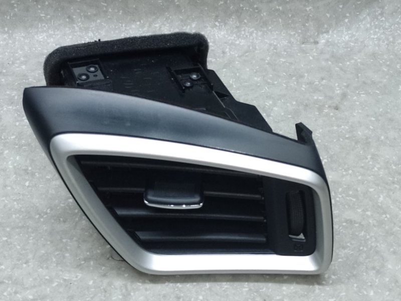 Дефлектор воздушный передний правый NISSAN X-TRAIL/ROGUE T32 13-20 2016 2.5 QR25DE 68760-4BA1A Б/У