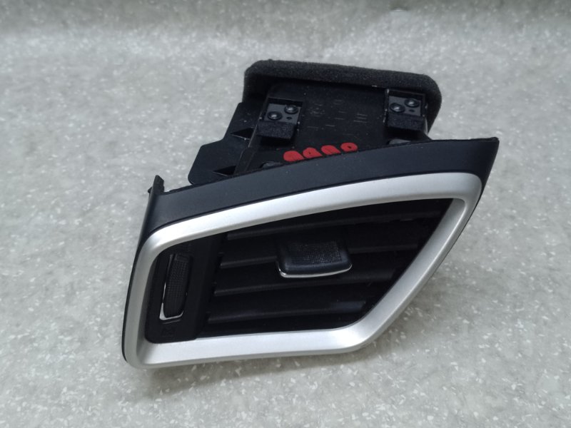 Дефлектор воздушный передний левый NISSAN X-TRAIL/ROGUE T32 13-20 2016 2.5 QR25DE 68761-4BA1A Б/У