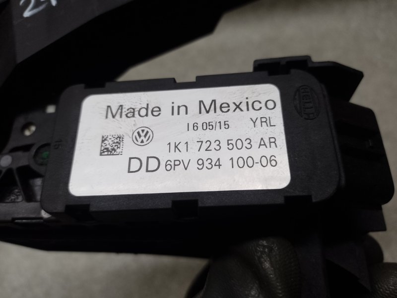 Педаль газа PASSAT B7 11-15 2012 CBTA 2.5L