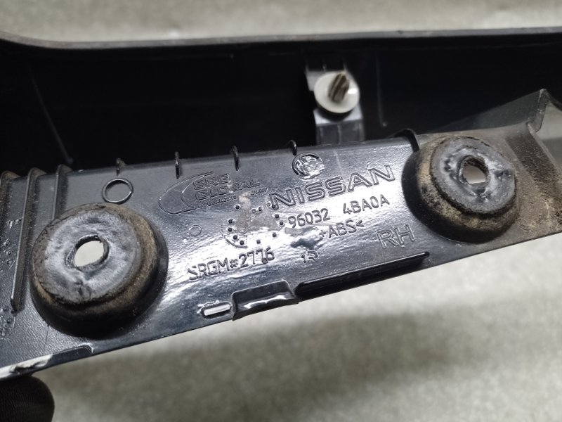 Спойлер крышки багажника правый X-TRAIL/ROGUE T32 13-20 2016 2.5 QR25DE