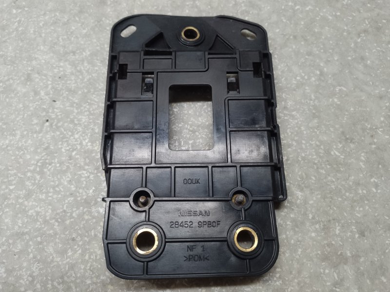 Кронштейн датчика слепых зон задний правый X-TRAIL/ROGUE T32 13-20 2016 2.5 QR25DE