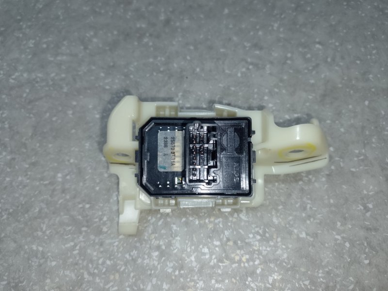 Блок управления зеркалами X-TRAIL/ROGUE T32 13-20 2016 2.5 QR25DE