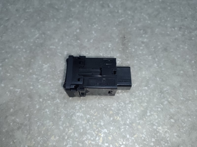 Кнопка открытия двери X-TRAIL/ROGUE T32 13-20 2016 2.5 QR25DE