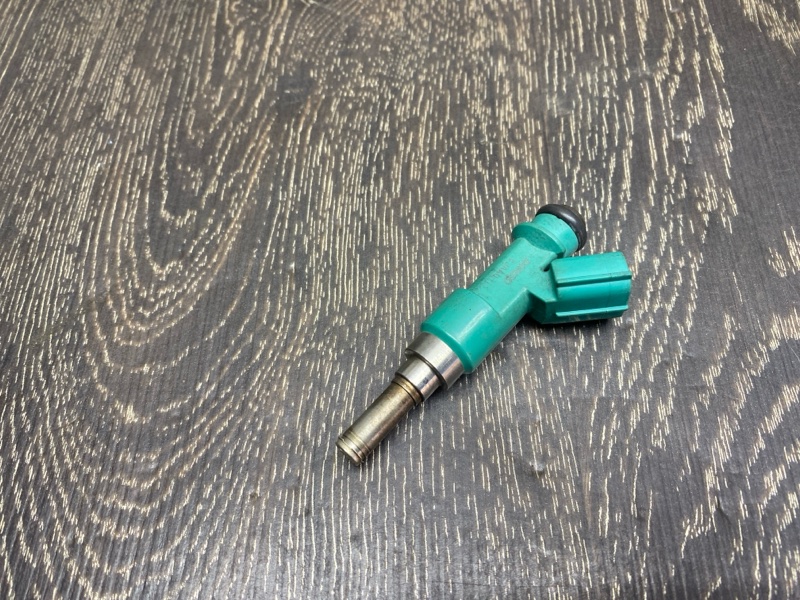 Запчасть форсунка топливная LEXUS RX350/450 09-15 2009 GGL10L 2GR-FXE 3.5L 23209-31090 Б/У Форсунка топливная LEXUS RX350/450 09-15 2009 GGL10L 2GR-FXE 3.5L 23209-31090 Б/У