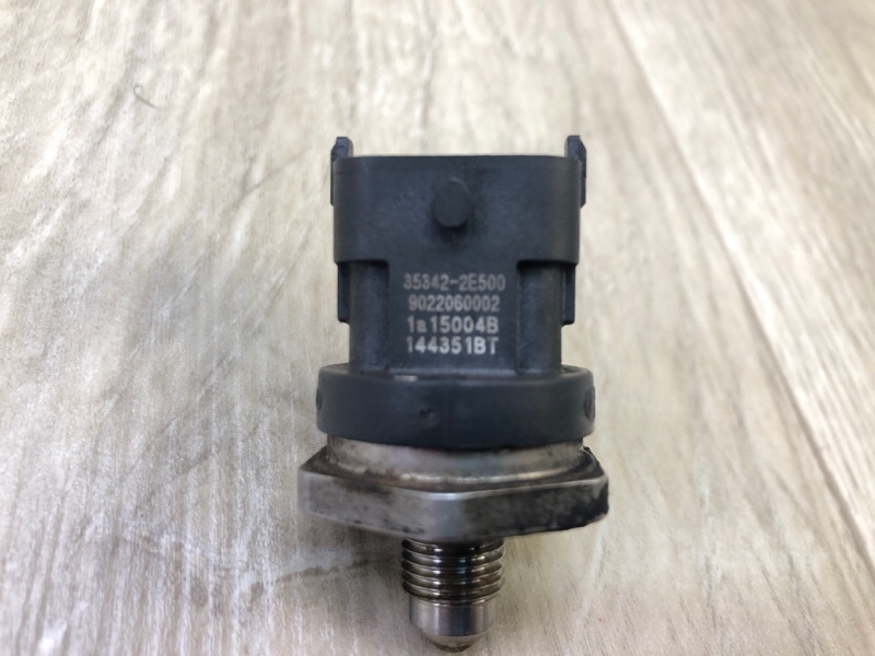 Датчик давления топлива ACCENT RB 10- 2011 ХЭТЧБЭК 1.6 G4FD Датчик давления топлива ACCENT RB 10- 2011 ХЭТЧБЭК 1.6 G4FD