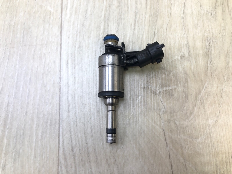 Форсунка топливная HYUNDAI ACCENT RB 10- 2011 ХЭТЧБЭК 1.6 G4FD 35310-2B110 Б/У