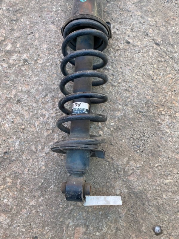 Амортизатор задний правый GS350 GS300 05-11