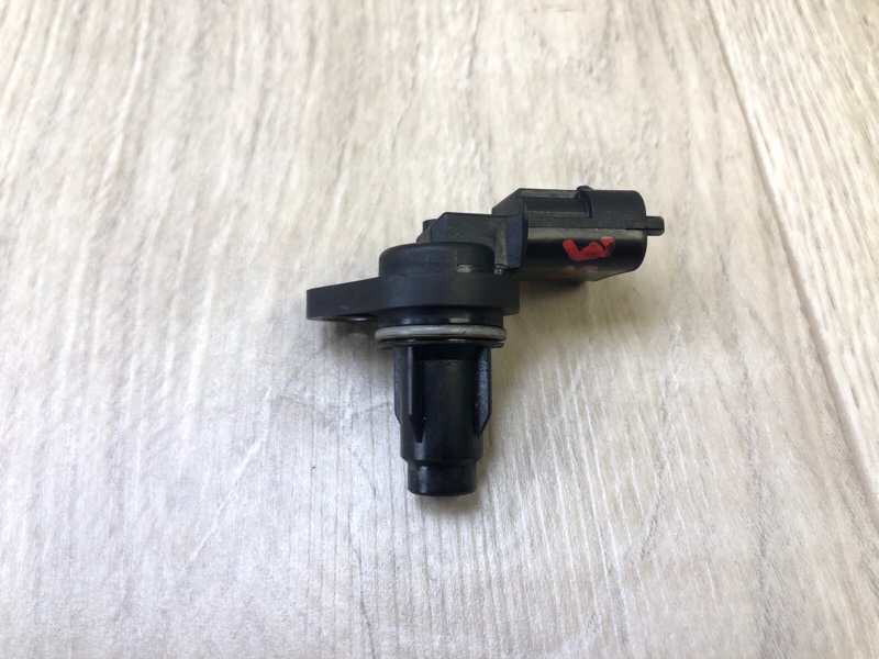 Датчик положения распредвала HYUNDAI ACCENT RB 10- 2014 1.6 G4FD 39350-2B030 Б/У