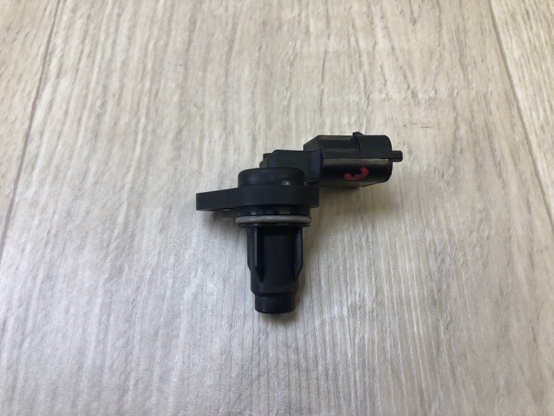 Датчик положения распредвала HYUNDAI ACCENT RB 10- 2014 1.6 G4FD 39350-2B030 Б/У