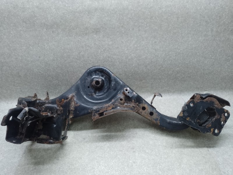 Рычаг задней подвески продольный правый X-TRAIL/ROGUE T32 13-20 2016 2.5 QR25DE Рычаг задней подвески продольный правый X-TRAIL/ROGUE T32 13-20 2016 2.5 QR25DE