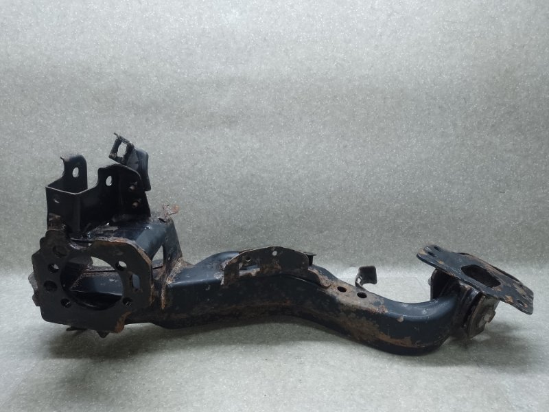 Рычаг задней подвески продольный правый NISSAN X-TRAIL/ROGUE T32 13-20 2.5 QR25DE Рычаг задней подвески продольный правый NISSAN X-TRAIL/ROGUE T32 13-20 2.5 QR25DE