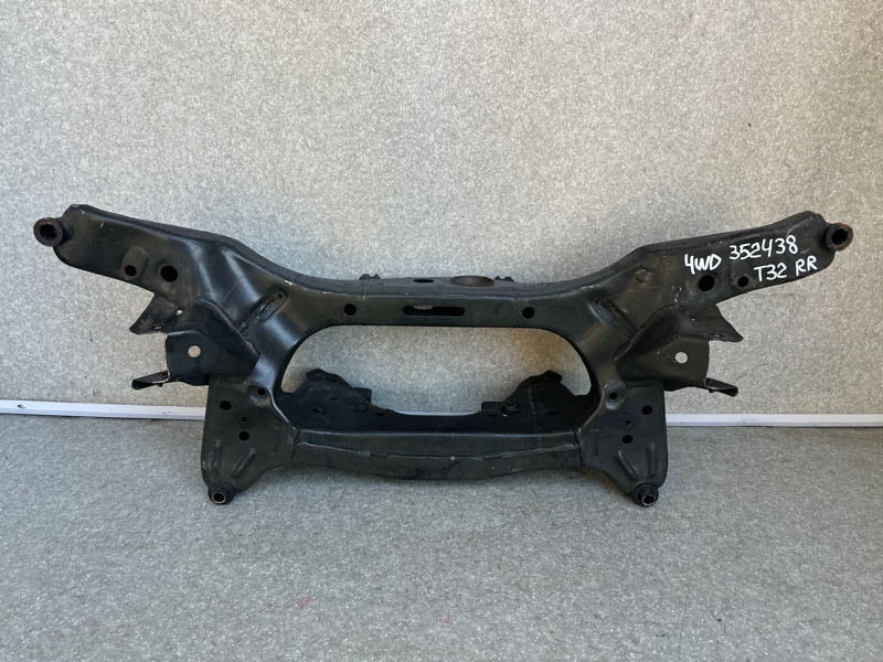 Балка задней подвески NISSAN X-TRAIL/ROGUE T32 13-20 55400-4BF0A Б/У