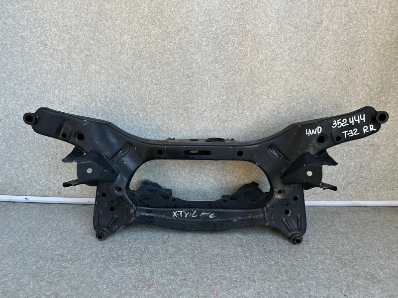 Балка задней подвески NISSAN X-TRAIL/ROGUE T32 13-20 55400-4BF0A Б/У