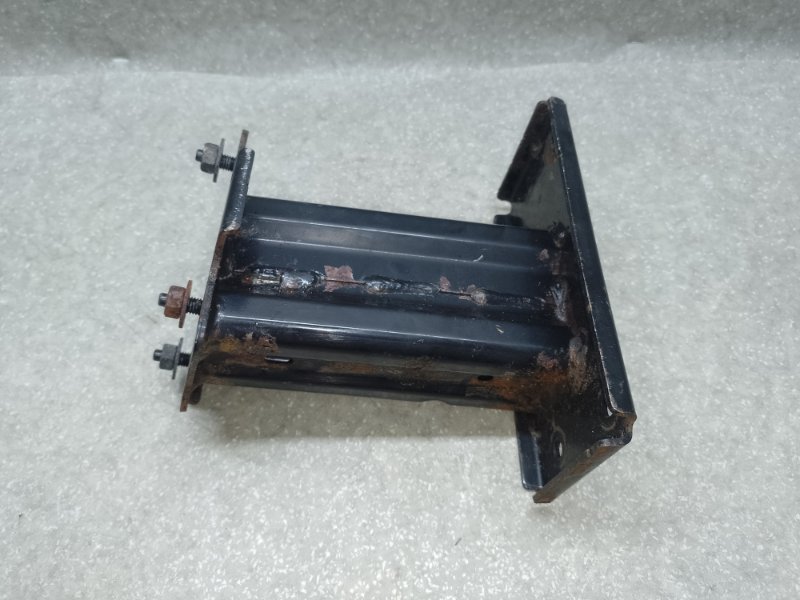 Кронштейн усилителя переднего бампера правый X-TRAIL/ROGUE T32 13-20 2016 2.5 QR25DE