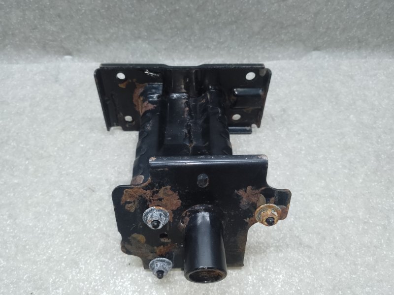 Кронштейн усилителя переднего бампера левый NISSAN X-TRAIL/ROGUE T32 13-20 2016 2.5 QR25DE 62211-4BA0A Б/У