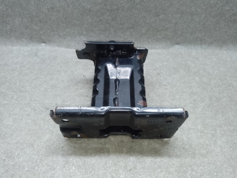 Кронштейн усилителя переднего бампера левый NISSAN X-TRAIL/ROGUE T32 13-20 2.5 QR25DE