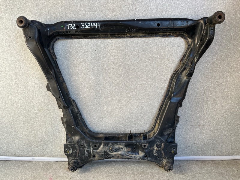 Балка передней подвески NISSAN X-TRAIL/ROGUE T32 13-20 54400-JG33C Б/У