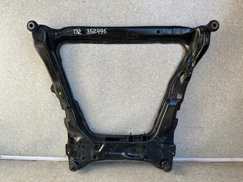 Балка передней подвески NISSAN X-TRAIL/ROGUE T32 13-20 54400-JG33C Б/У