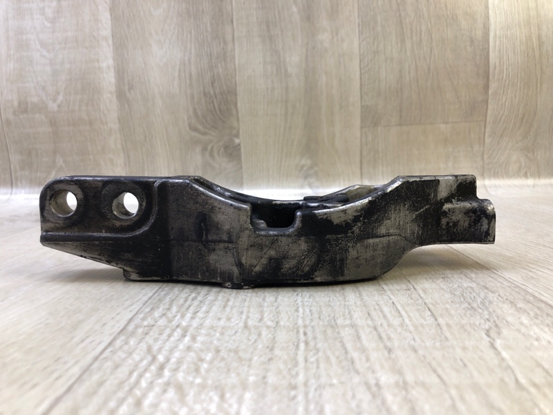 Кронштейн опоры двигателя FX S50 03-08 2005 3.5 VQ35DE