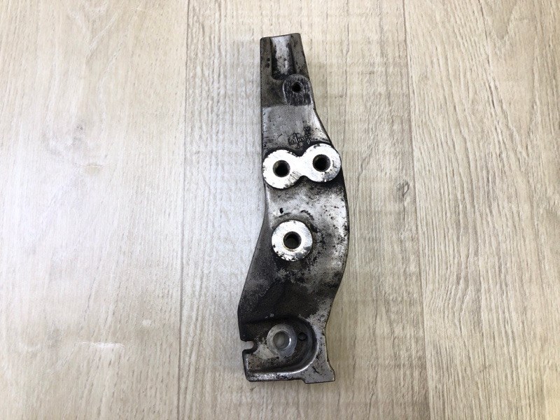 Кронштейн опоры двигателя FX S50 03-08 2005 3.5 VQ35DE