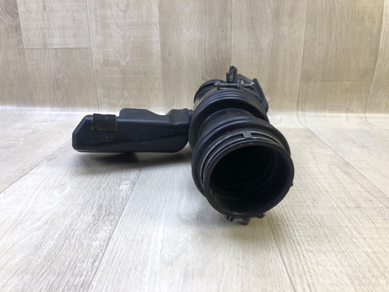 Патрубок воздушного фильтра FX S50 03-08 2005 3.5 VQ35DE Патрубок воздушного фильтра FX S50 03-08 2005 3.5 VQ35DE