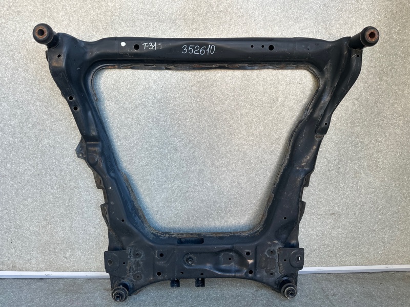 Балка передней подвески NISSAN X-TRAIL T31 07-14 54400-JG00A Б/У