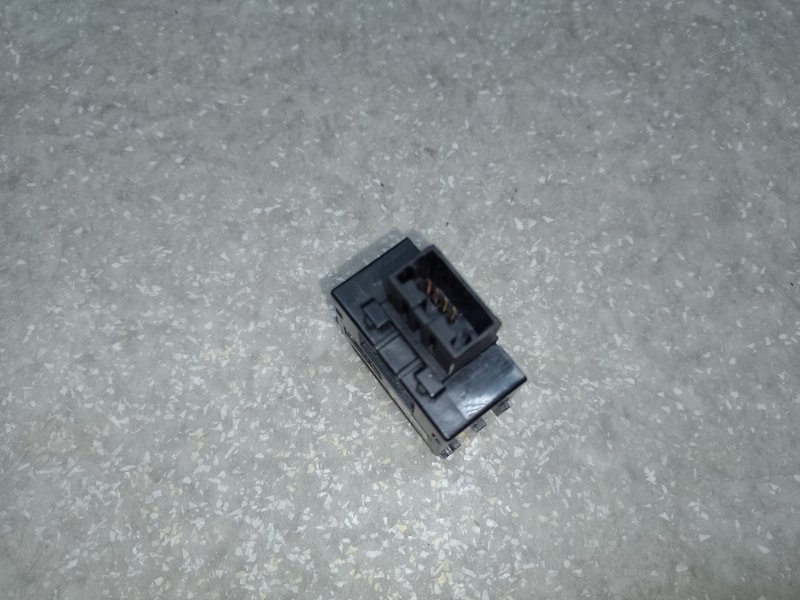 Кнопка закрывания крышки багажника NISSAN X-TRAIL/ROGUE T32 13-20