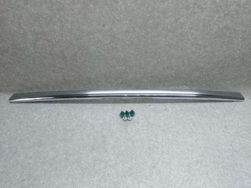 Накладка крышки багажника NISSAN X-TRAIL/ROGUE T32 13-20 90810-4CM0A Б/У