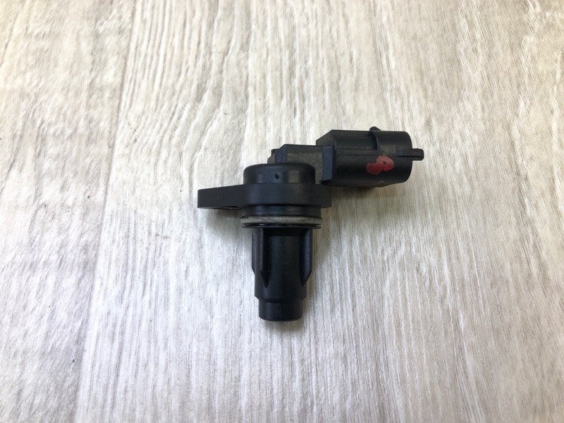 Датчик положения распредвала HYUNDAI ACCENT RB 10- 2015 ХЭТЧБЭК 1.6 G4FD 39350-2B030 Б/У