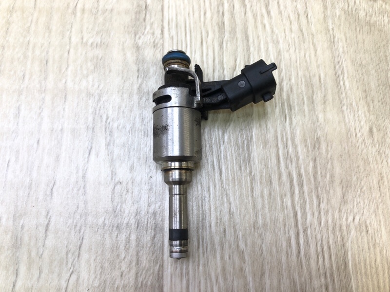 Форсунка топливная HYUNDAI ACCENT RB 10- 2015 ХЭТЧБЭК 1.6 G4FD 35310-2B130 Б/У