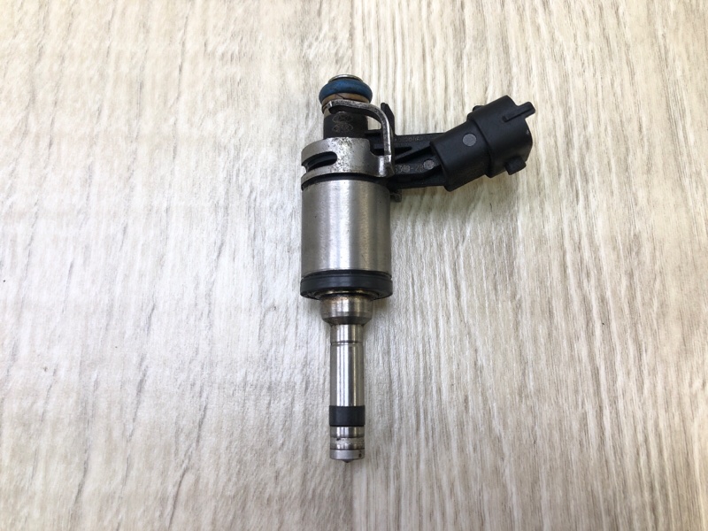 Форсунка топливная HYUNDAI ACCENT RB 10- 2015 ХЭТЧБЭК 1.6 G4FD 35310-2B130 Б/У