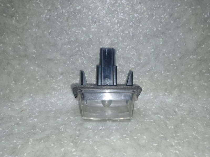 Подсветка номера CAMRY 55 14-17 2014 2.5 2ARFE