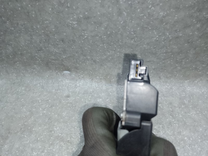 Замок крышки багажника TOYOTA CAMRY 55 14-17