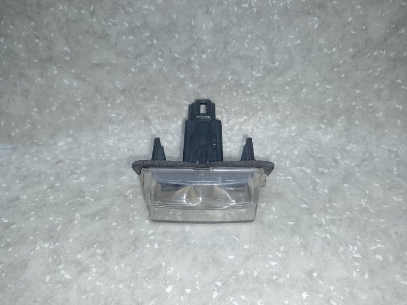 Подсветка номера TOYOTA CAMRY 55 14-17 81270-06031 Б/У