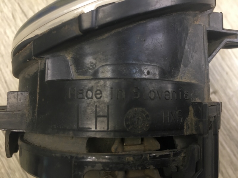 Противотуманная фара левая VENZA 09-16 2013 3.5 2GR-FE