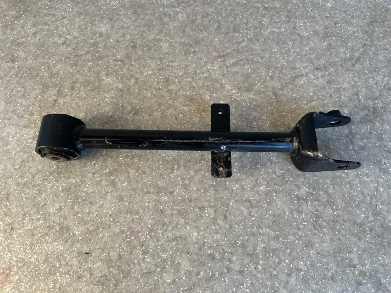 Рычаг задней подвески поперечный нижний правый CX-5 (KF) 16-21