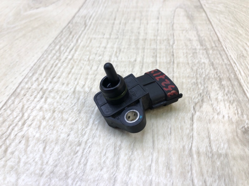 Запчасть датчик абсолютного давления (map sensor) HYUNDAI ACCENT RB 10- 2013 ХЭТЧБЭК 1.6 G4FD 39300-2B000 Б/У Датчик абсолютного давления (MAP sensor) HYUNDAI ACCENT RB 10- 2013 ХЭТЧБЭК 1.6 G4FD 39300-2B000 Б/У