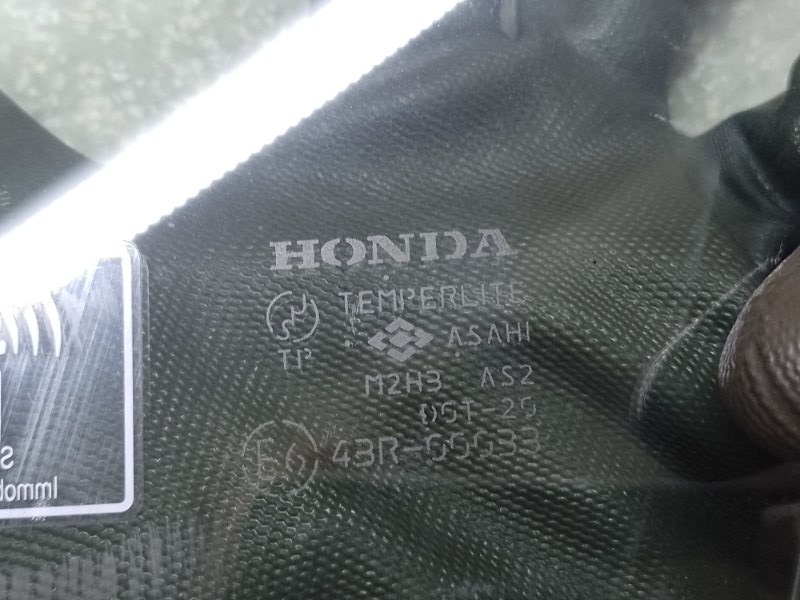 Стекло двери переднее правое ACCORD CL7 / TSX 03-08 2005 2.4L Стекло двери переднее правое ACCORD CL7 / TSX 03-08 2005 2.4L