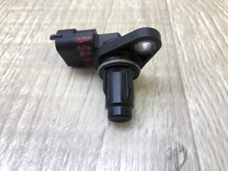 Датчик положения распредвала HYUNDAI VELOSTER 11-18 1.6 G4FD Датчик положения распредвала HYUNDAI VELOSTER 11-18 1.6 G4FD