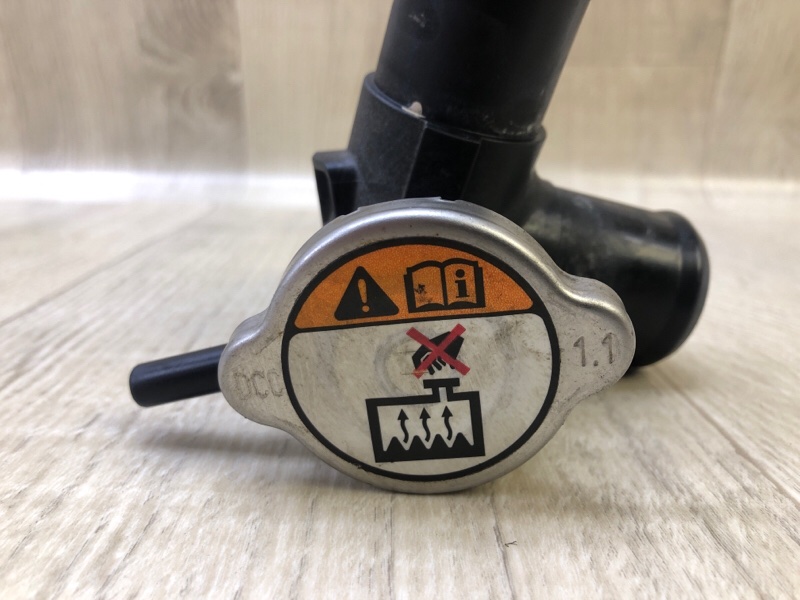 Горловина радиатора VELOSTER 11-18 2013 1.6 G4FD