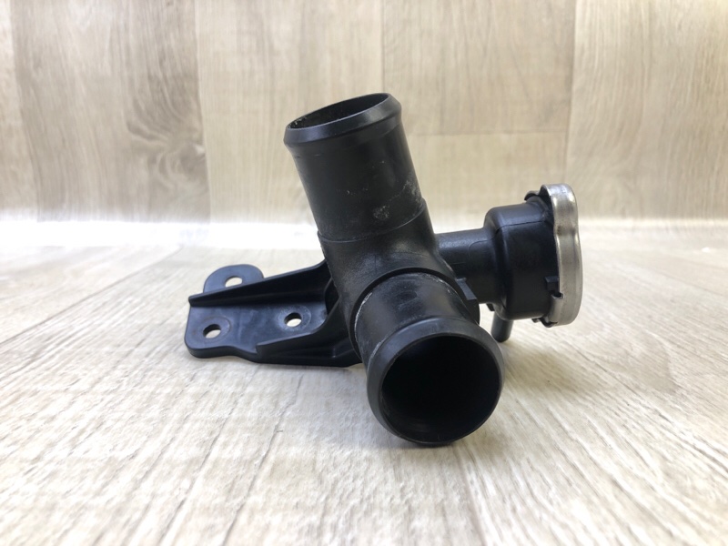 Горловина радиатора VELOSTER 11-18 2013 1.6 G4FD