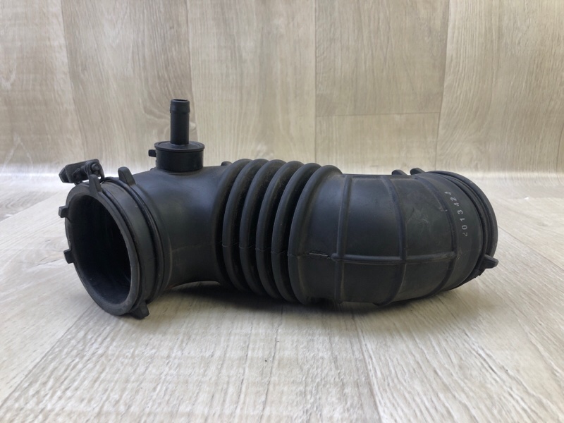 Патрубок воздушного фильтра HYUNDAI VELOSTER 11-18 2013 1.6 G4FD 28138-3X000 Б/У