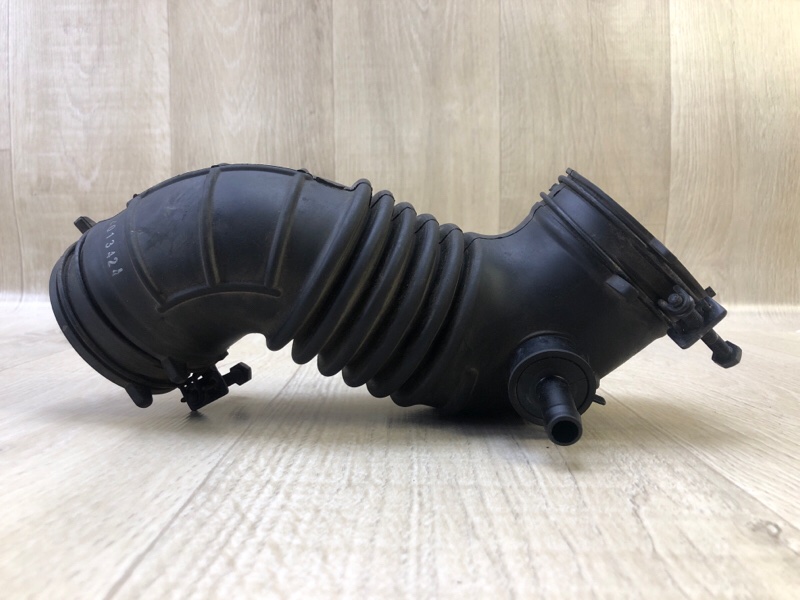 Патрубок воздушного фильтра HYUNDAI VELOSTER 11-18 1.6 G4FD