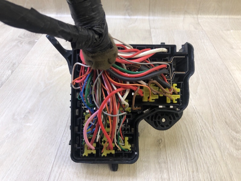 Блок предохранителей моторный отсек VELOSTER 11-18 2013 1.6 G4FD