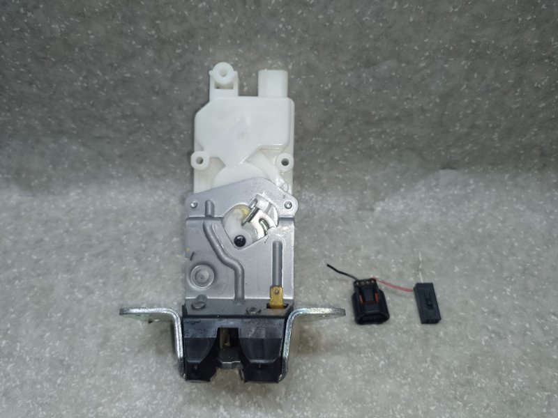 Замок крышки багажника MITSUBISHI OUTLANDER XL 05-13 2007 3.0 6B31 MR959620 Б/У