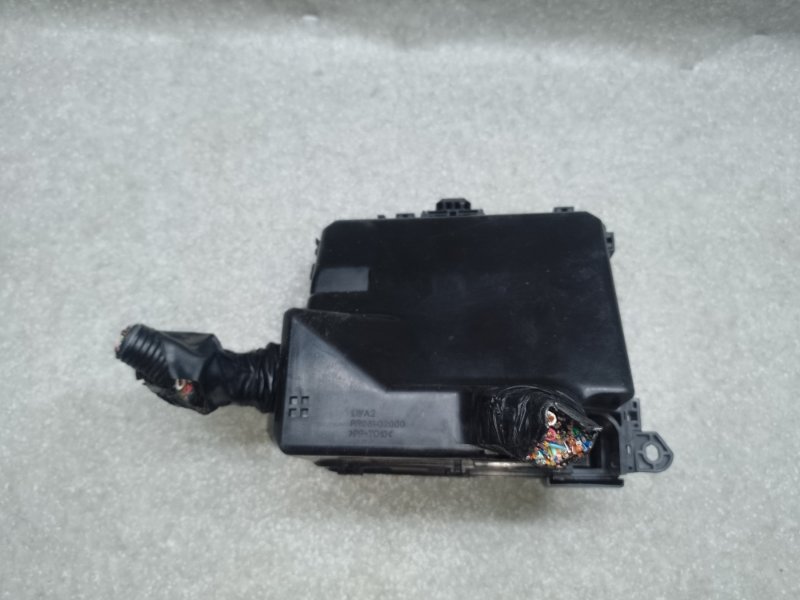 Блок предохранителей моторный отсек OUTLANDER XL 05-13 2007 3.0 6B31 Блок предохранителей моторный отсек OUTLANDER XL 05-13 2007 3.0 6B31