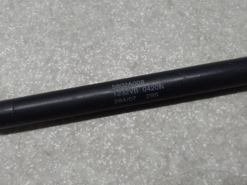 Амортизатор крышки багажника правый OUTLANDER XL 05-13 2007 3.0 6B31