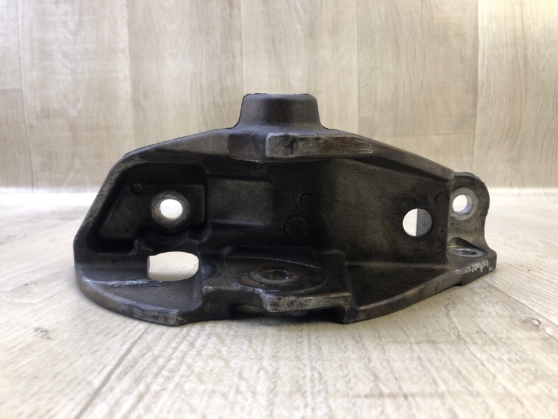 Кронштейн двигателя задний правый DODGE JOURNEY 08-20 2.4 ED3